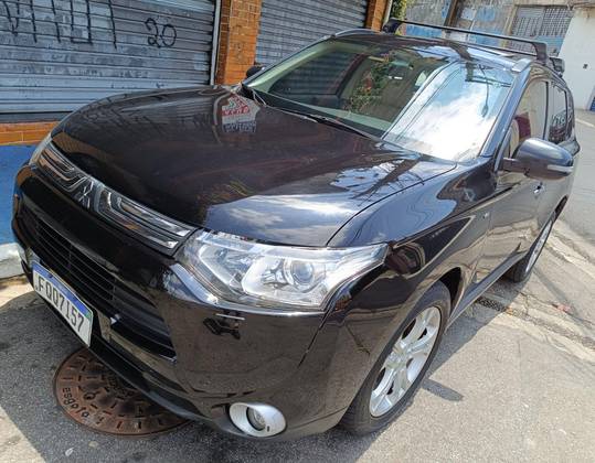 MITSUBISHI OUTLANDER 3.0 GT 4X4 V6 24V GASOLINA 4P AUTOMÁTICO MITSUBISHI OUTLANDER 3.0 GT 4X4 V6 24V GASOLINA 4P AUTOMÁTICO
